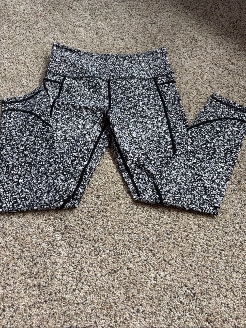 Black & White Patterned High-Waist Leggings